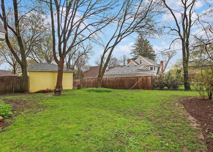 Downtown Duplex Near Naval Base *