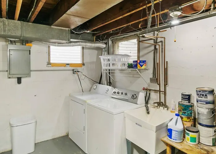 Apartamento Downtown Duplex Near Naval Base *