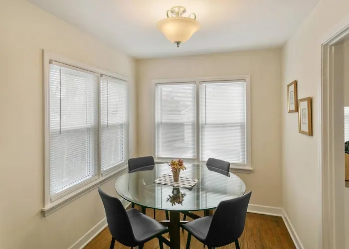 Apartamento Downtown Duplex Near Naval Base *